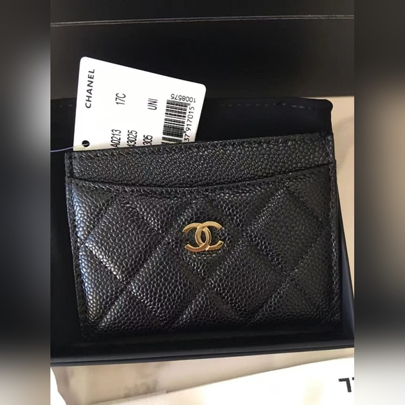 Chanel Caviar Card Holder - Picture 1 of 8